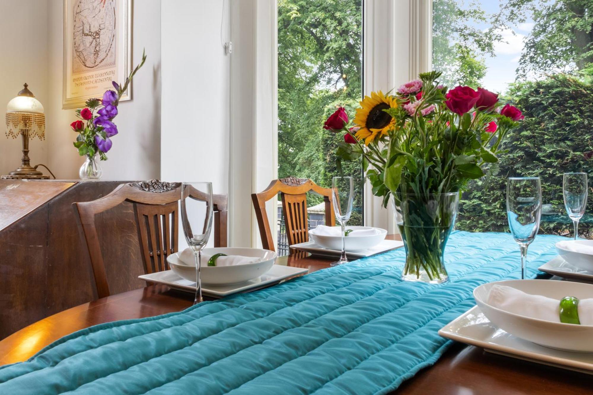 Elegant Malvhina Retreat On The Malvern Hills Great Malvern Extérieur photo