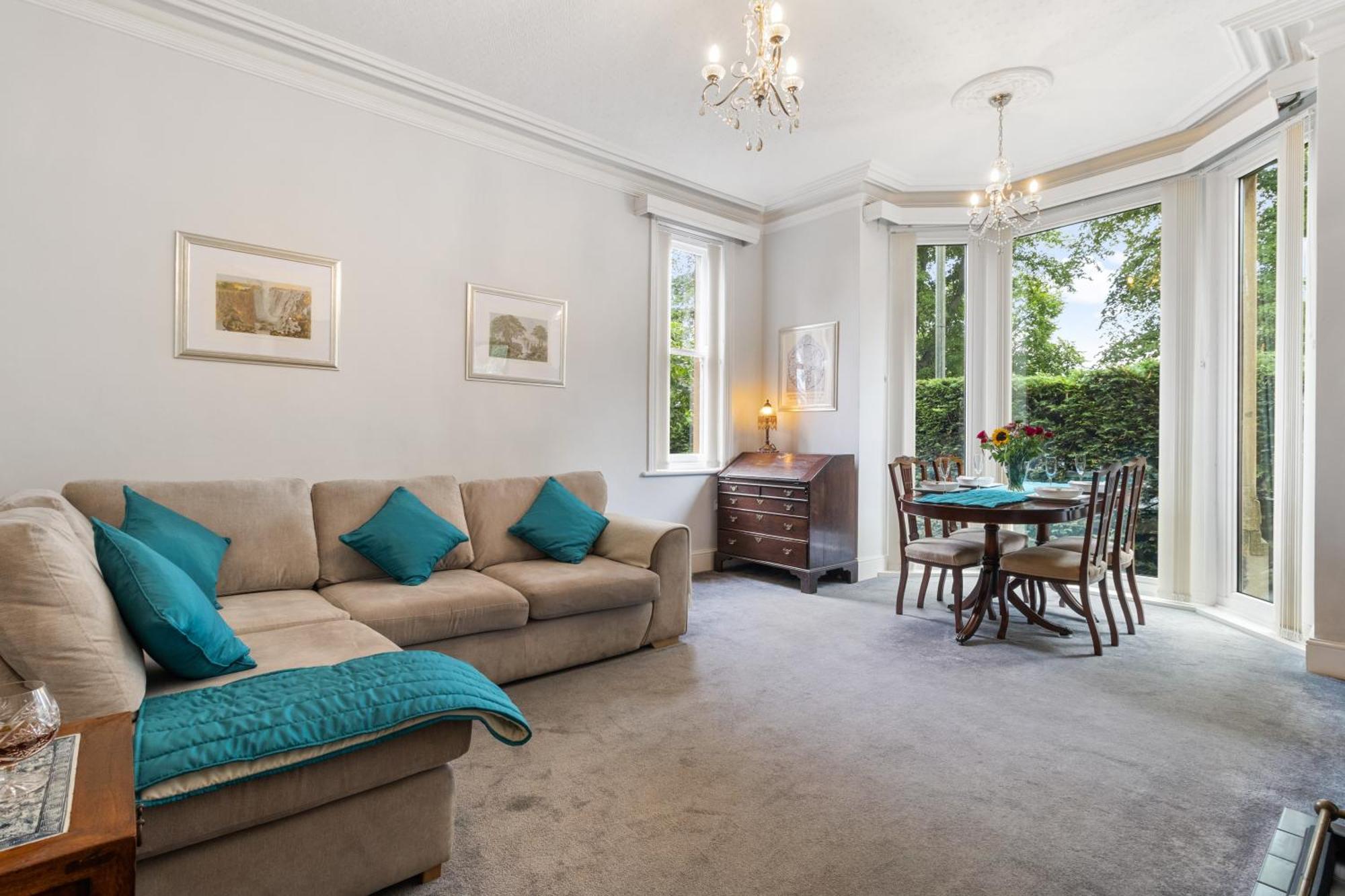 Elegant Malvhina Retreat On The Malvern Hills Great Malvern Extérieur photo