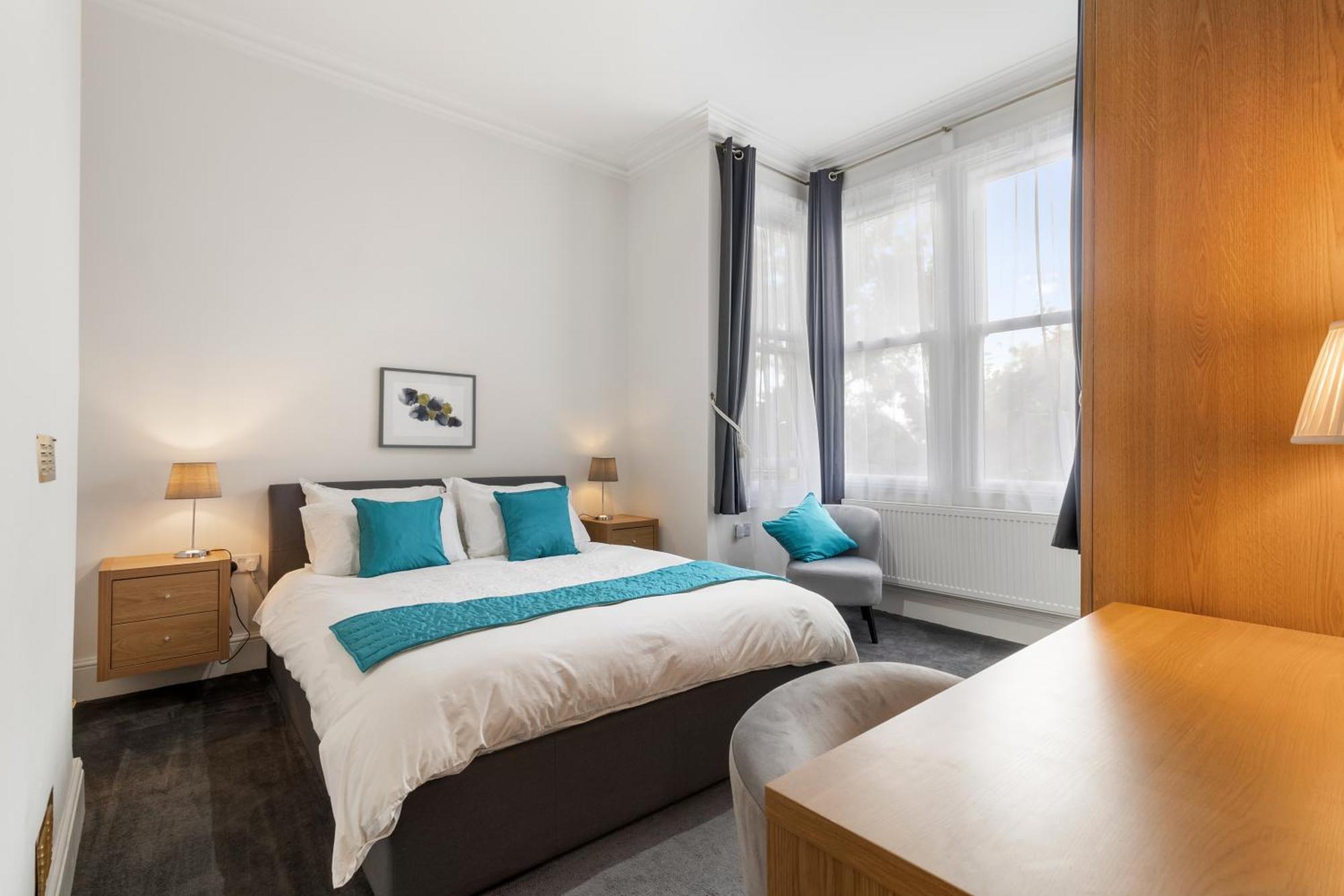 Elegant Malvhina Retreat On The Malvern Hills Great Malvern Extérieur photo