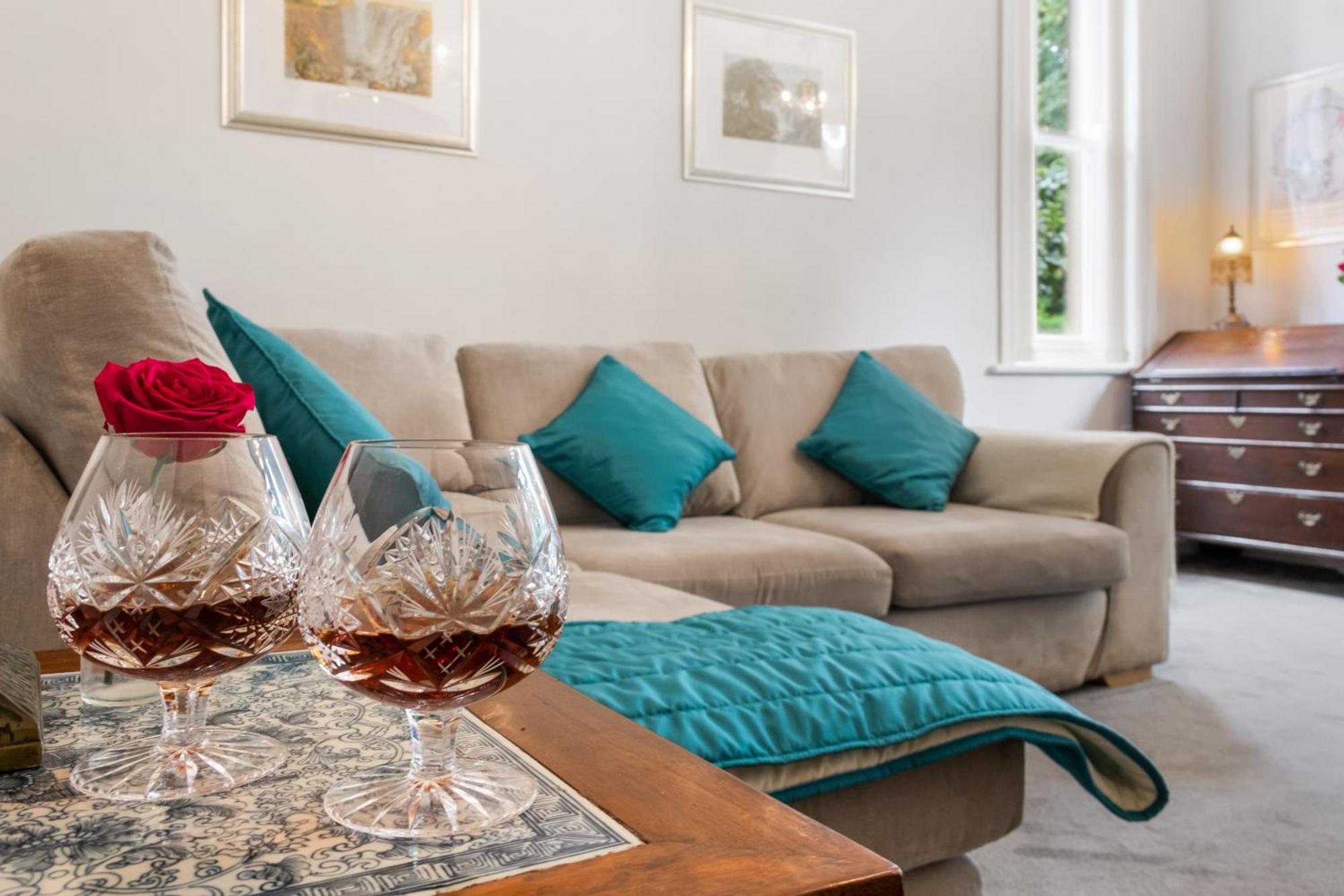 Elegant Malvhina Retreat On The Malvern Hills Great Malvern Extérieur photo